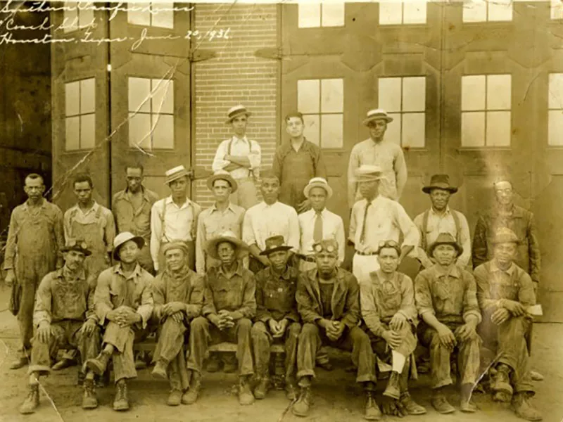 Men workers group photo